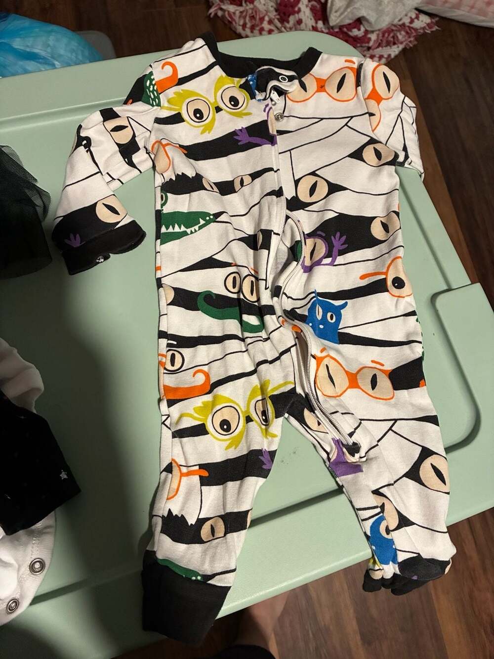 Hyde and Eek Boutique Baby Halloween Mummy Eyes Sleepwear Romper 6-9M